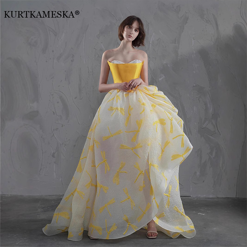 Elegantes gelbes Satin-Obertei – Embroidery Yellow Dress Bewertung und Preis